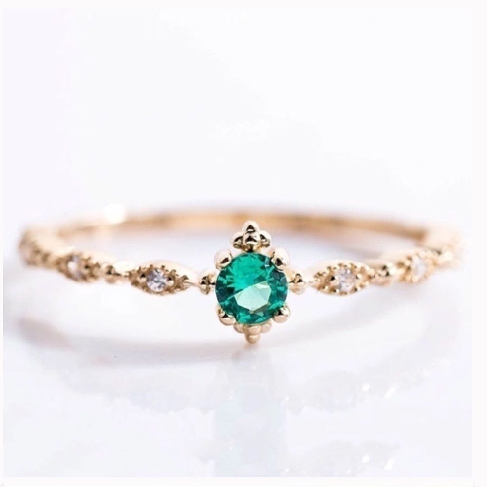 ✨Vintage Green CZ Rings✨